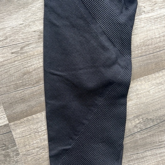 Fabletics Ribbed Leggings - Picture 3 of 3